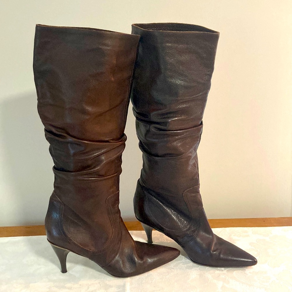 Vero Cuoio leather knee high boots.